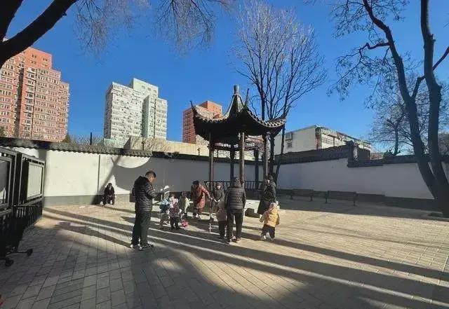 乱建居民想提升小区环境的愿望实现了K8凯发国际拆除700平方米私搭(图8)